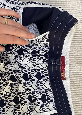 Düğmeli Baskılı Mini Şort - Görsel 4