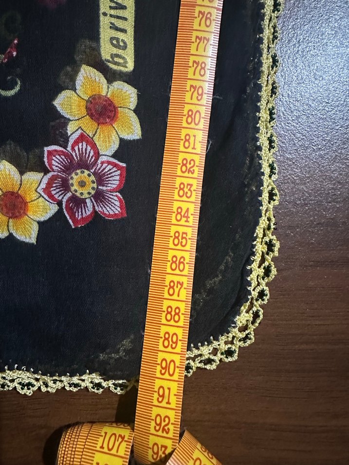 Çiçek Desenli Boncuk Oyalı Yazma - Görsel 3