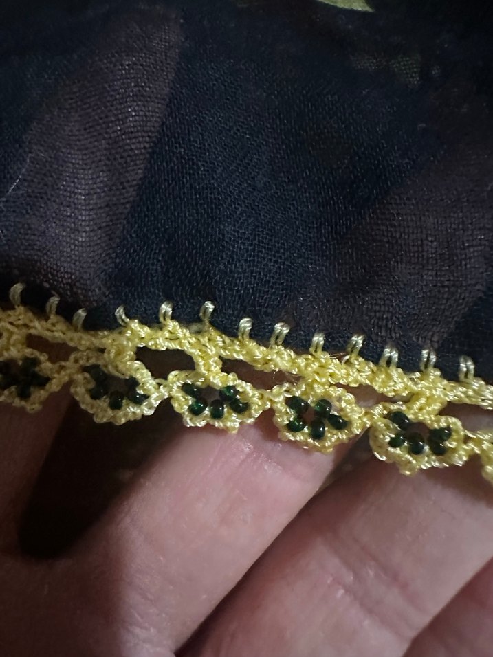 Çiçek Desenli Boncuk Oyalı Yazma - Görsel 5