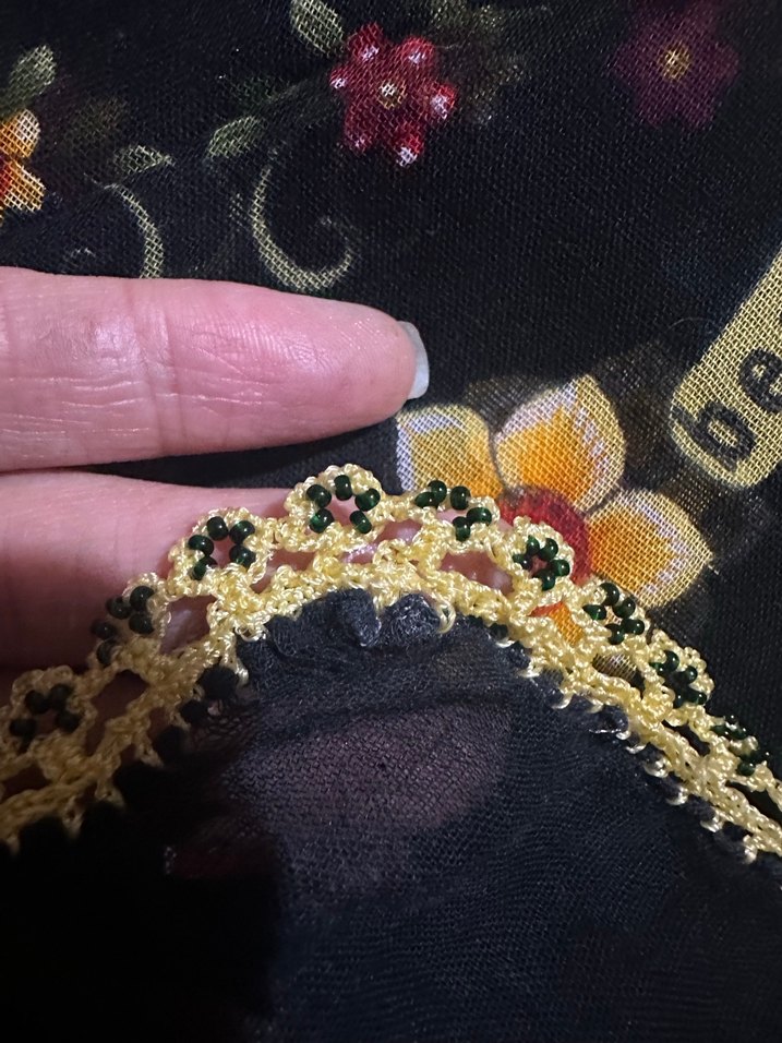 Çiçek Desenli Boncuk Oyalı Yazma - Görsel 2