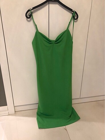 Zara yeşil yazlık elbise