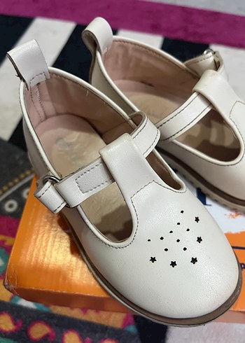 Kız Çocuk Beyaz Tokalı Babet Ayakkabı - Görsel 2