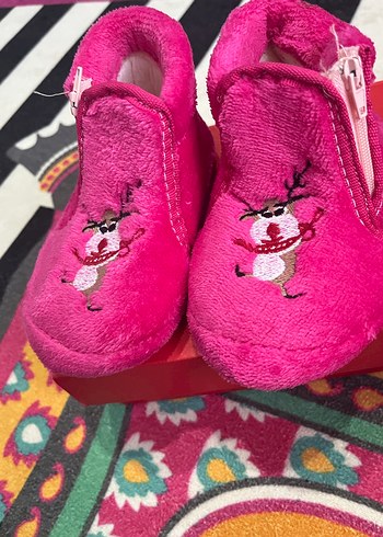 Kız Çocuk Renkli Nakışlı Fermuarlı Ev Terliği - Görsel 2