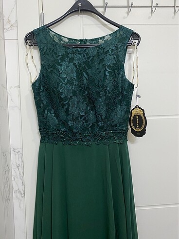 Zara Etiketli Yeşil Abiye Elbise
