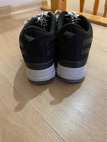 40 Beden Siyah spor ayakkabı