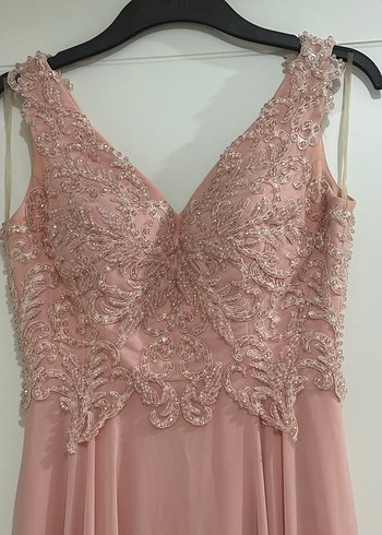 Pembe Dantel İşlemeli Uzun Abiye Elbise