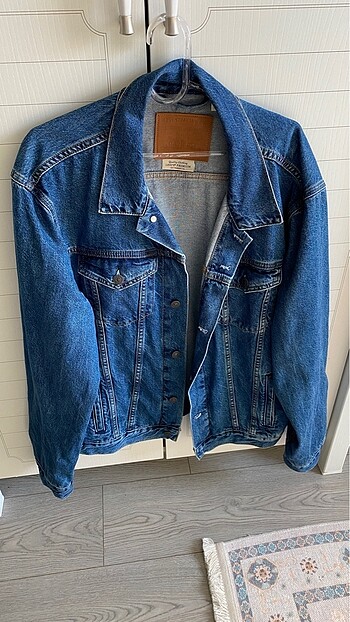 Levis