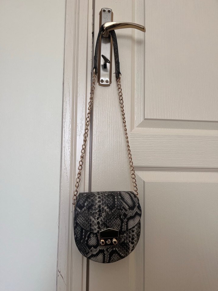 Yılan Desenli Deri Çapraz Çanta - Görsel 5