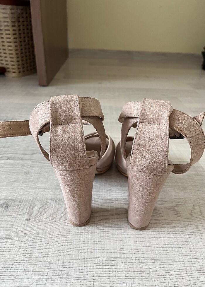 Bej topuklu ayakkabı - Görsel 5