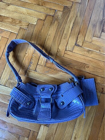Urban outfitters lila çanta