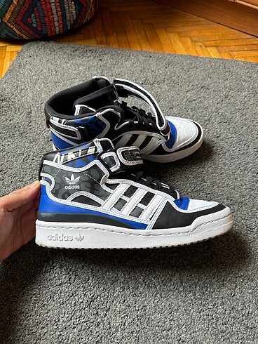 40 Beden Adidas özel seri ayakkabı