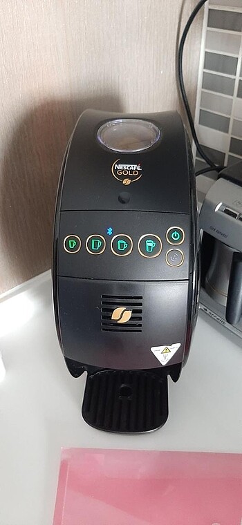 Beden Nescafe otomatik kahve makinesi