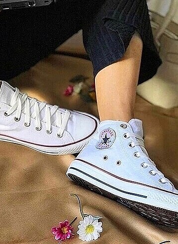 Converse İmalattan halka