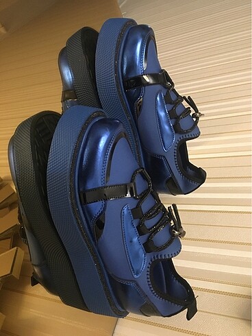 36 Beden DGN Metalik mavi,taş bağcıklı sneaker