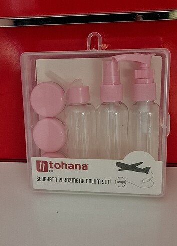Tohana seyahat tipi kozmetik kutusu. Çantası 