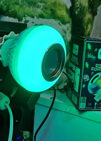 Diğer RGB led ampul hoparlör bluetooth. Enerji tasarruflu.