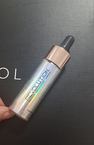 REVOLUTION UNICORN HIGHLIGHTER