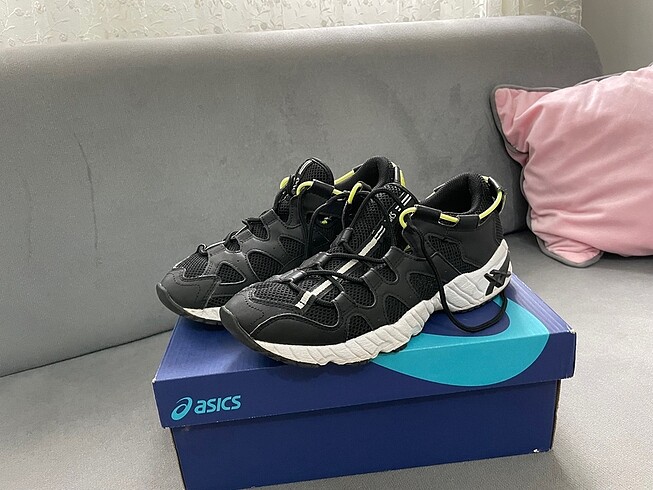 Asics ASİCS