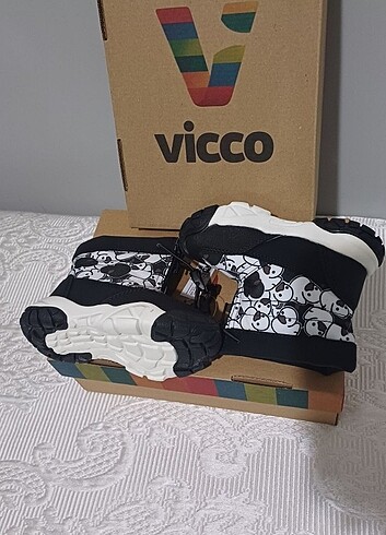 25 Beden siyah Renk Vicco cocuk bot