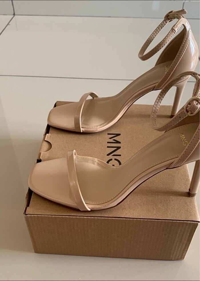 Mango rugan yüzeyli sandalet - Görsel 4