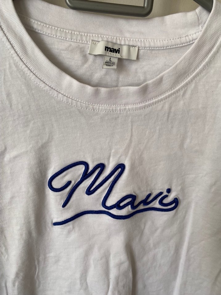 Mavi marka beyaz tshirt - Görsel 2