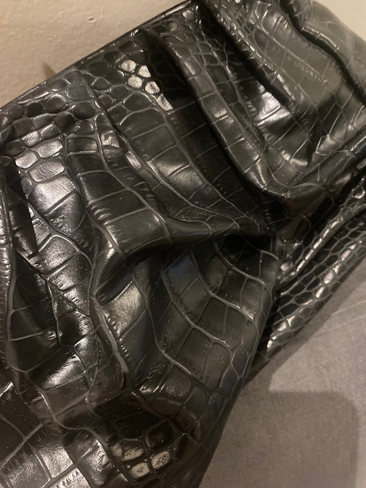 Siyah Yılan Derisi Desenli Tokalı Kadın Çanta - Görsel 3