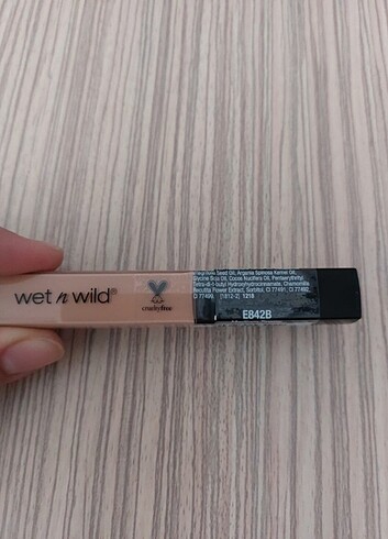 Wet n wild kapatıcı medium tawny