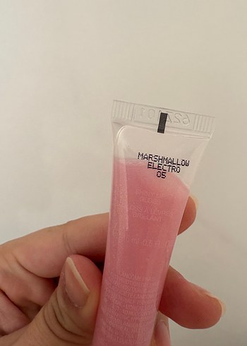 Lancome Lancôme Dudak Parlatıcısı 05 numara