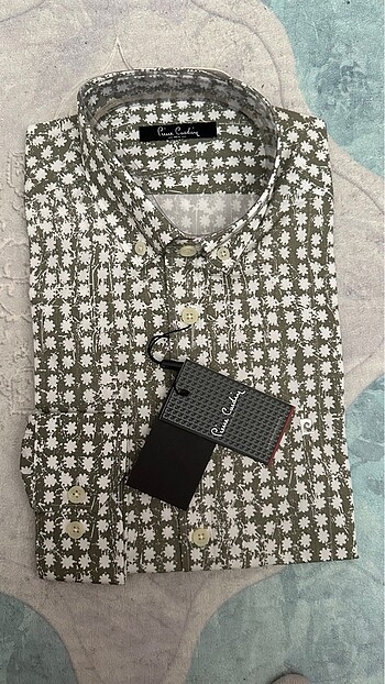 Pierre cardin etiketli erkek gömlekleri