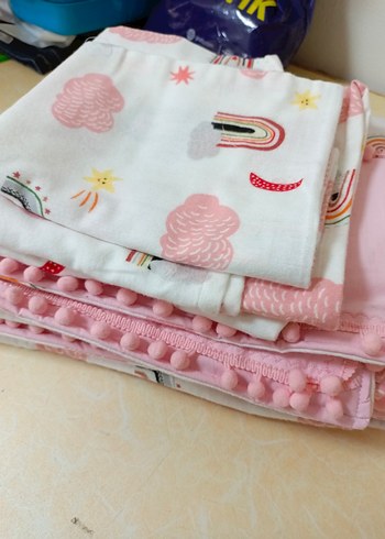 Pembe Nakışlı Çocuk Battaniyesi - Görsel 3