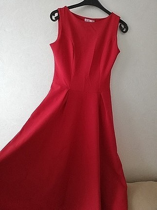 kırmızı elbise 