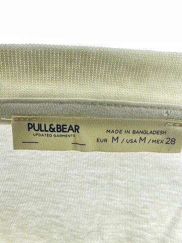 m Beden beyaz Renk Pull and Bear T-shirt %70 İndirimli.