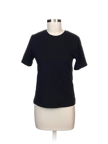 Defacto T-shirt %70 İndirimli.