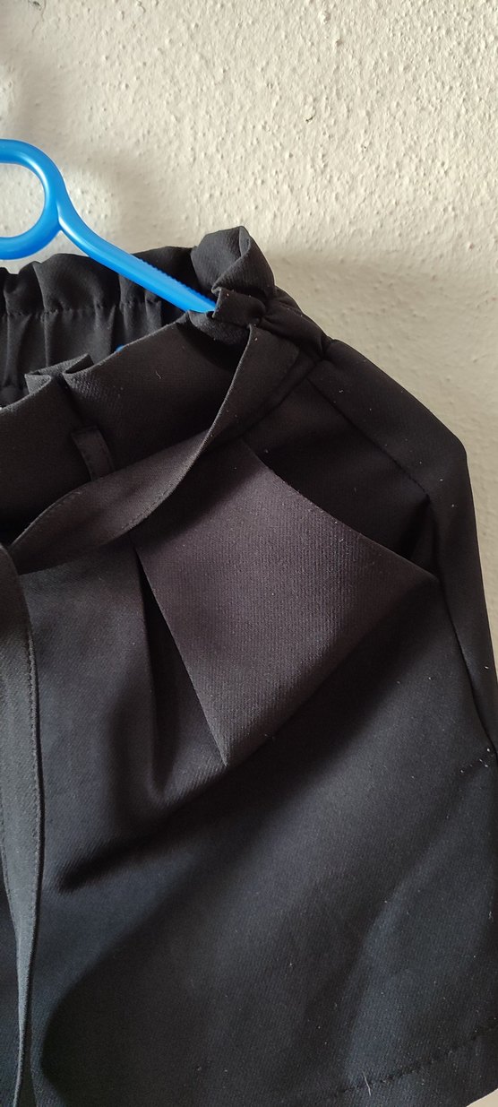 Kadın Siyah Beli Kuşaklı Rahat Kumaş şort - Görsel 3