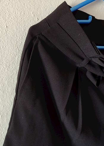 Kadın Siyah Kemerli Mini Şort - Görsel 3