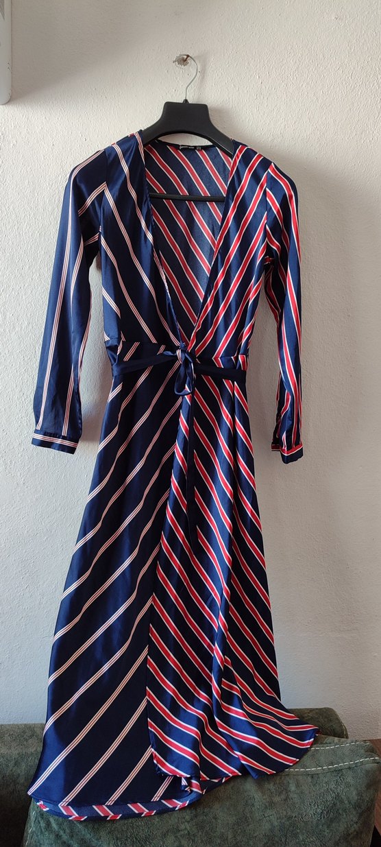 Çizgili V Yaka Uzun Kadın Elbise - Görsel 3