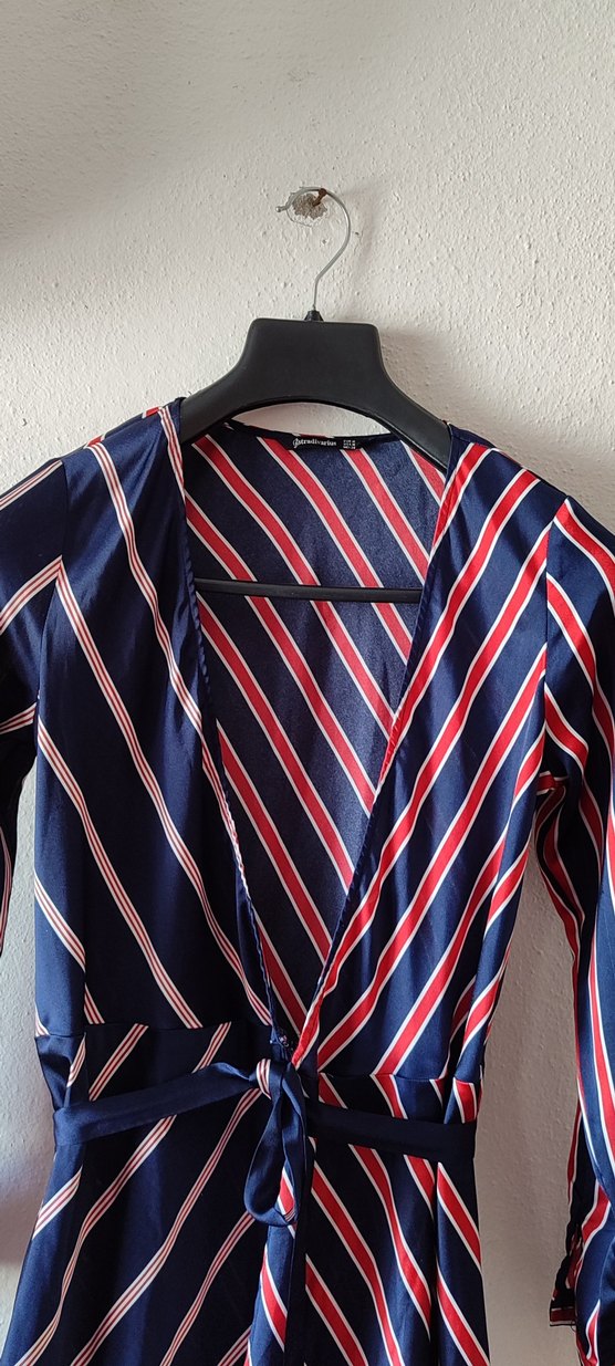 Çizgili V Yaka Uzun Kadın Elbise - Görsel 2