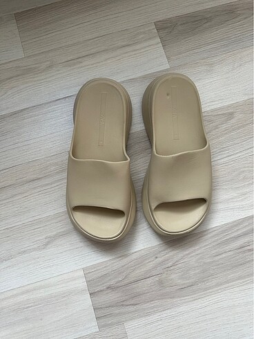 Zara viral terlik