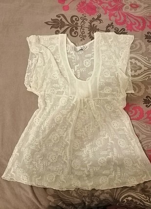 Zara krem renk dantelli bluz