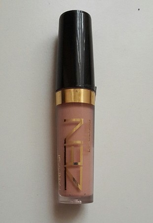 lip gloss