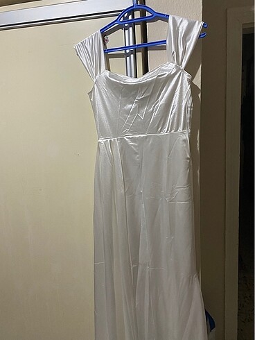 Beyaz Saten Elbise - Görsel 4