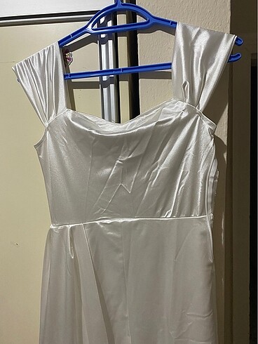 Beyaz Saten Elbise - Görsel 5