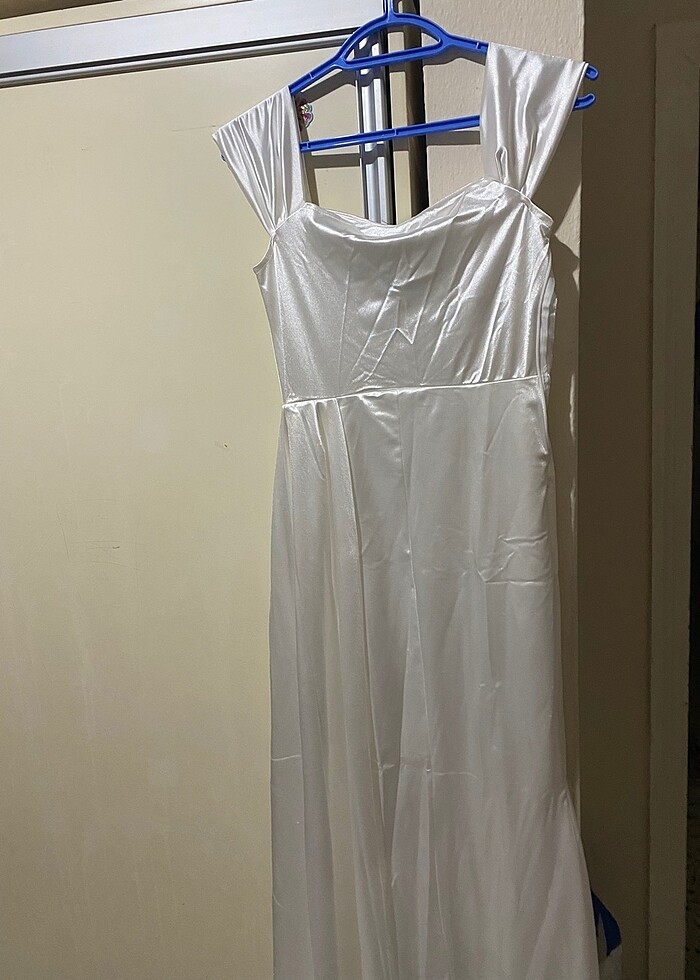 Beyaz Saten Elbise - Görsel 4