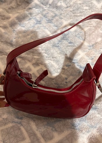 Kilitli Parlak Kırmızı Deri Kadın Çanta - Görsel 2