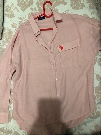 Pembe polo model gömlek