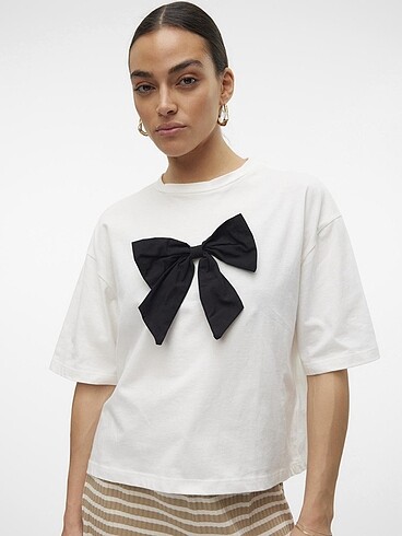 Fiyonklu tshirt