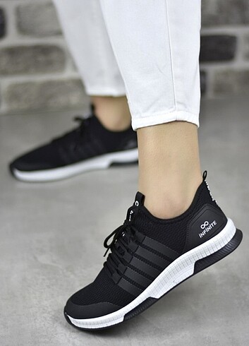 Siyah spor ayakkabı Sneaker