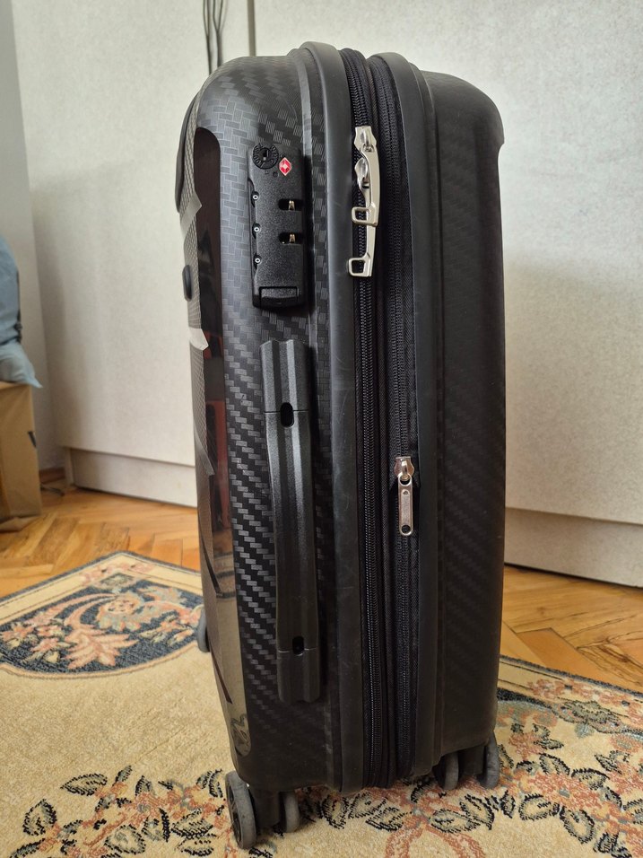 Delsey Siyah Modern Valiz Fermuarlı - Görsel 2