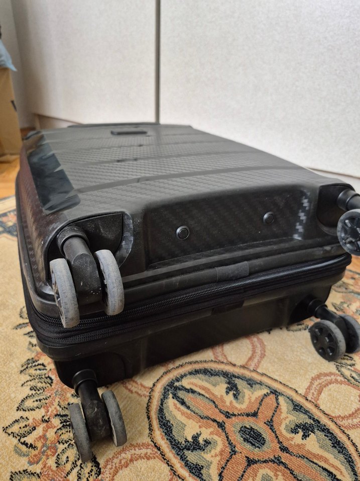Delsey Siyah Modern Valiz Fermuarlı - Görsel 5