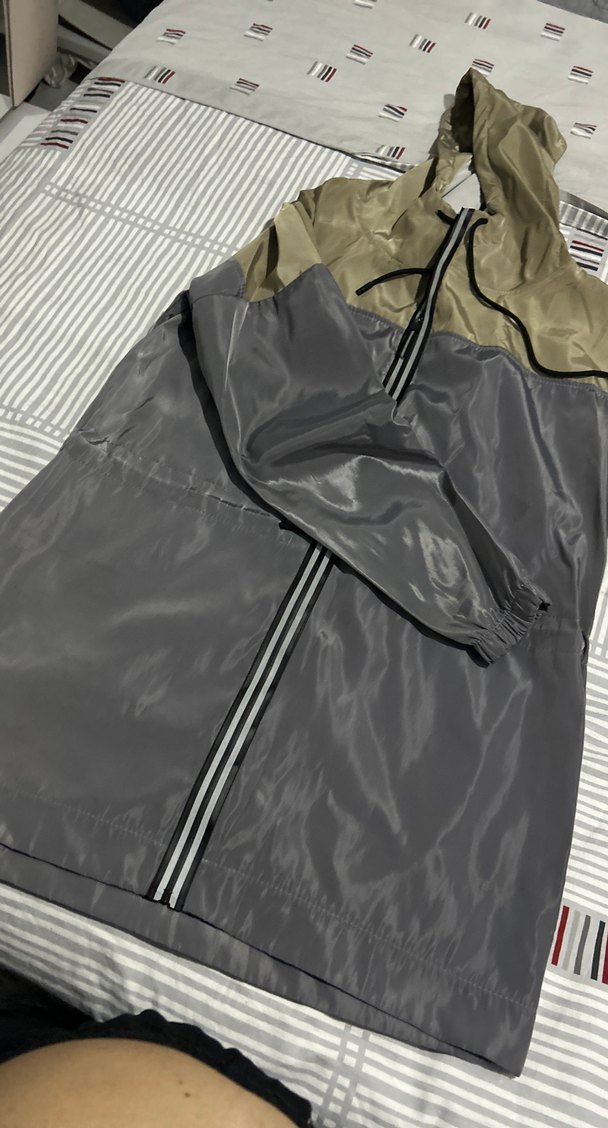 Gri Kapüşonlu Uzun Street Wear Yağmurluk - Görsel 3